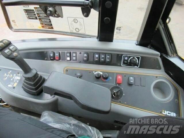 JCB TM220 Agri Фронтальні навантажувачі та екскаватори