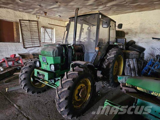 John Deere 1850 A Трактори