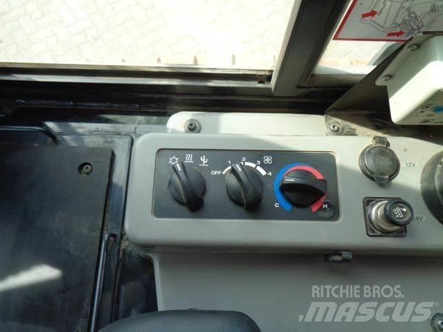 Komatsu D61 PX-24 Гусеничні бульдозери