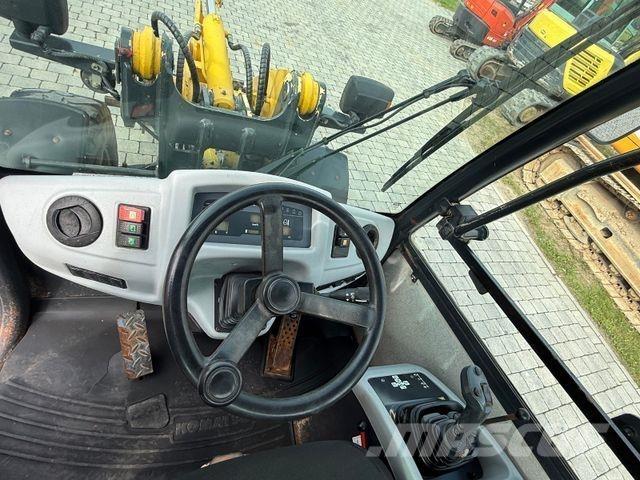 Komatsu WA70-5 Фронтальні навантажувачі