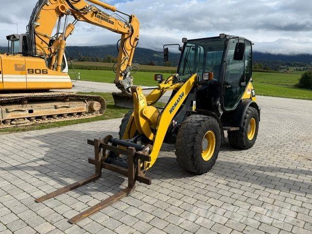 Komatsu WA70-5 Фронтальні навантажувачі