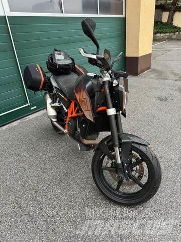 KTM 690 DUKE Вантажівки / спеціальні
