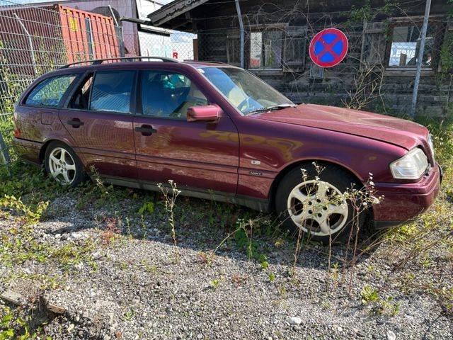 Mercedes-Benz 200 Автомобілі