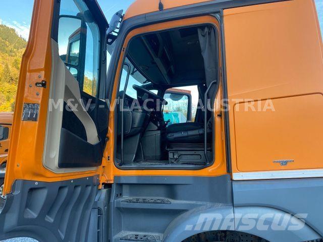 Mercedes-Benz 2542 Шасі з кабіною