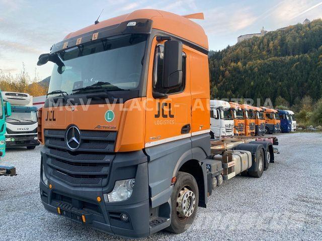 Mercedes-Benz 2542 Шасі з кабіною