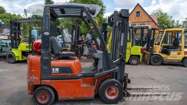 Nissan 18 Газові навантажувачі