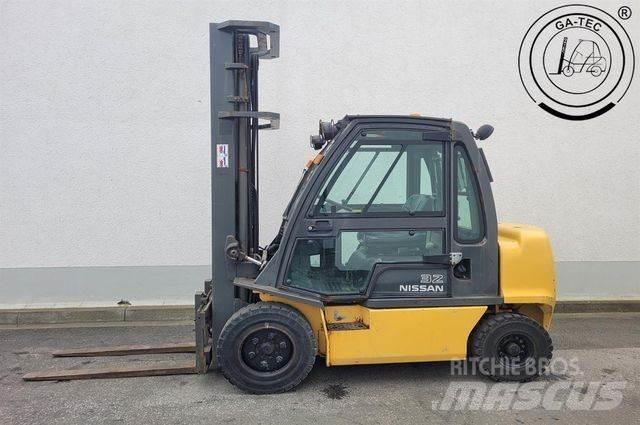 Nissan YG1D2A320 Дизельні навантажувачі