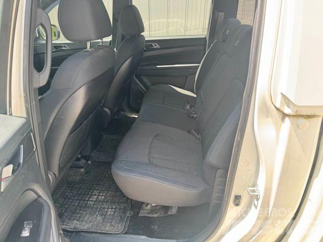 Ssangyong MUSSO Пікапи / Бічне розвантаження