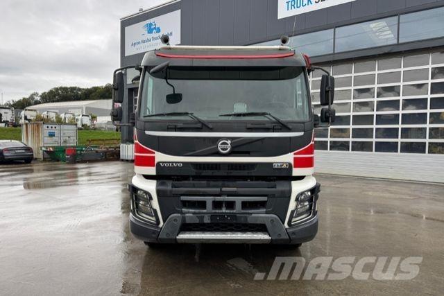 Volvo FMX-540 10x4 Шасі з кабіною