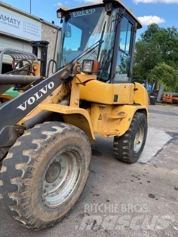 Volvo L30 Фронтальні навантажувачі