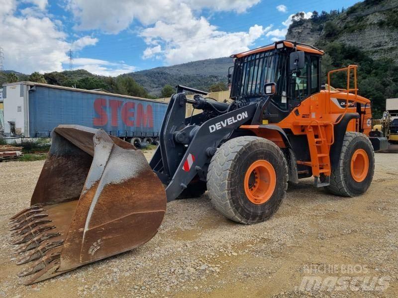 Doosan DL300 Фронтальні навантажувачі