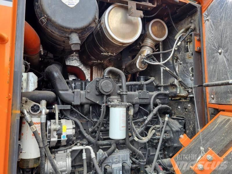 Doosan DL300 Фронтальні навантажувачі