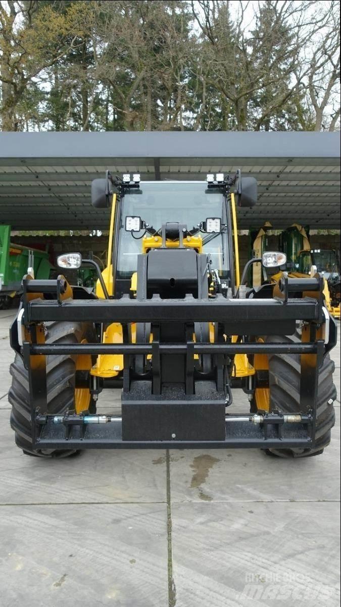 JCB TM 320 S Телескопічні навантажувачі