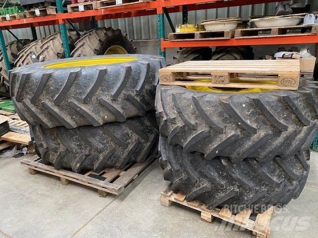 John Deere 7R Колеса