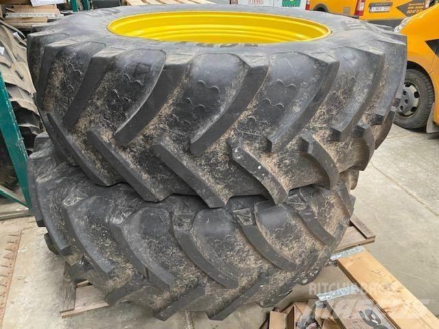 John Deere 7R Колеса