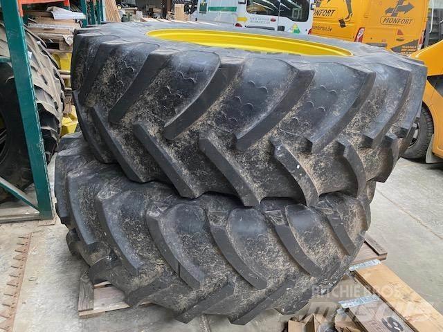 John Deere 7R Колеса