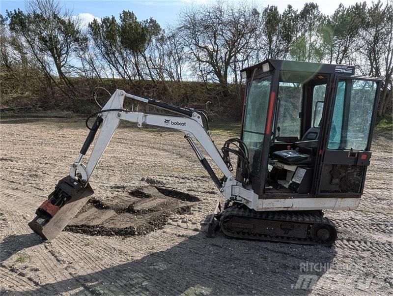 Bobcat X220 Міні-екскаватори < 7т