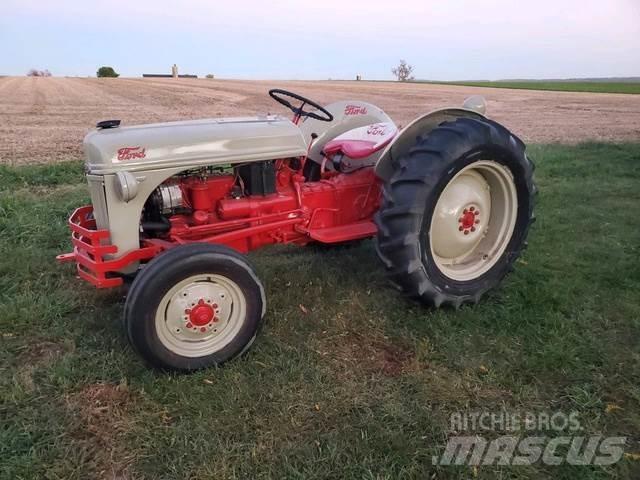 Ford 8 N Tractor Будтехніка - Інші