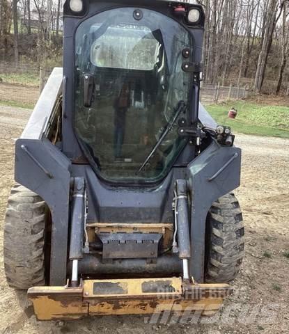 John Deere 318D Будтехніка - Інші