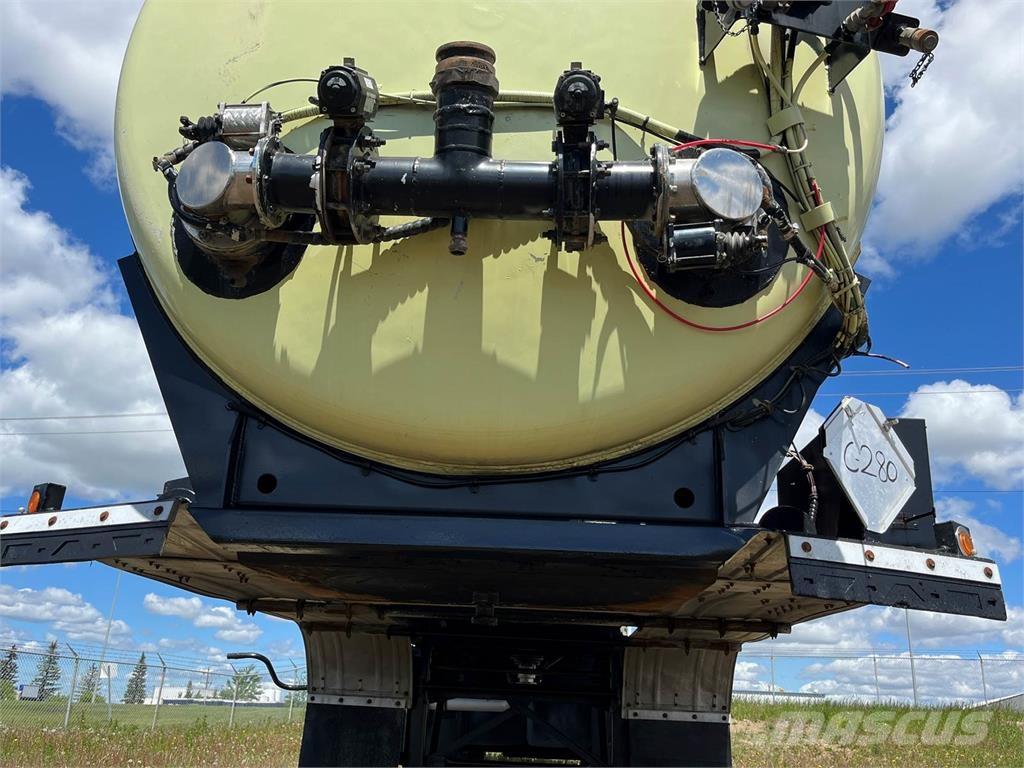 Advance  Причепи-цистерни