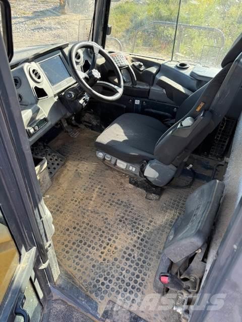 Bell B40E Зчленовані самоскиди