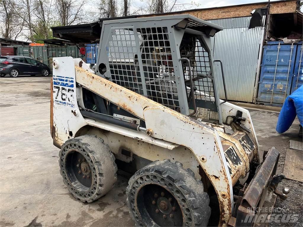 Bobcat 763 Міні-навантажувачі