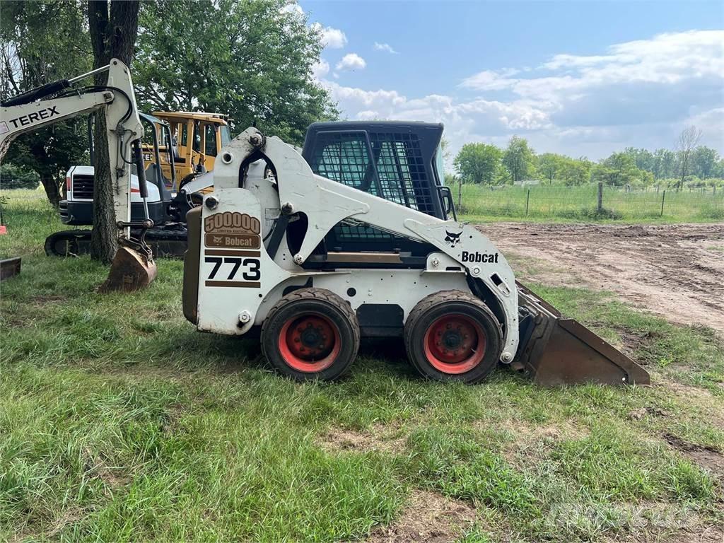 Bobcat 773 Міні-навантажувачі