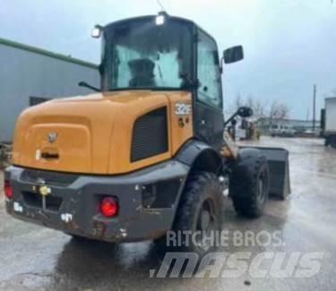 CASE 321F Фронтальні навантажувачі