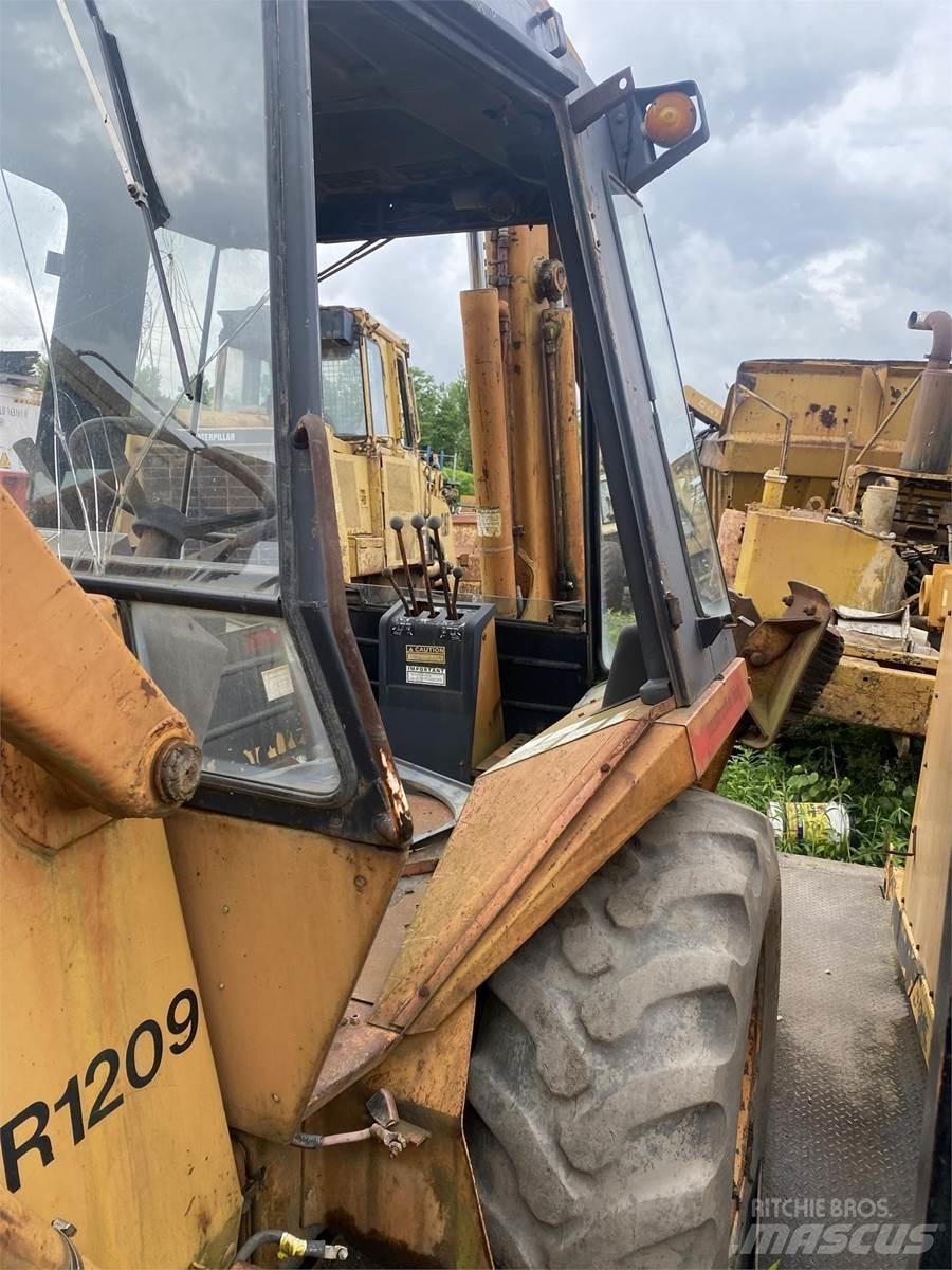 CASE 580D Екскаватори-навантажувачі
