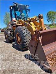 CASE 621C Фронтальні навантажувачі