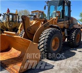 CASE 621D Фронтальні навантажувачі