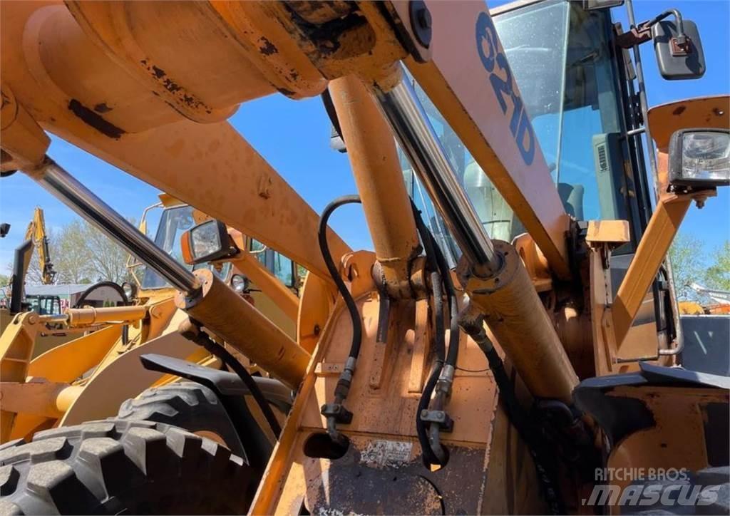 CASE 621D Фронтальні навантажувачі