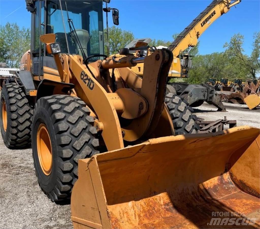 CASE 621D Фронтальні навантажувачі