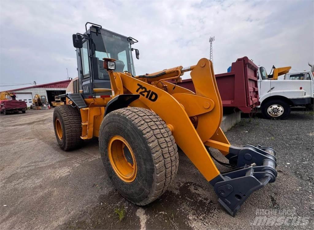 CASE 721 D Фронтальні навантажувачі