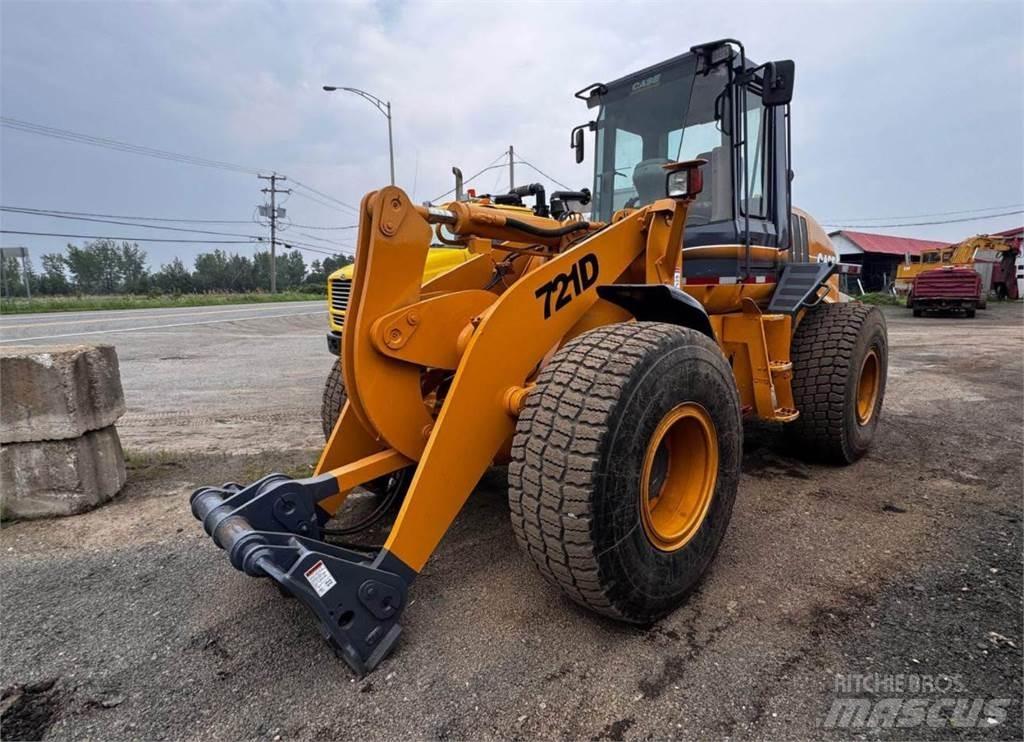 CASE 721 D Фронтальні навантажувачі