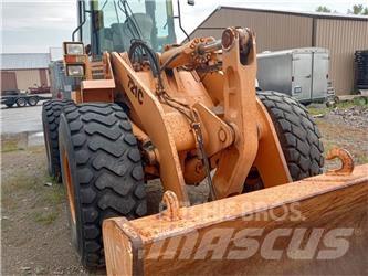 CASE 721C Фронтальні навантажувачі