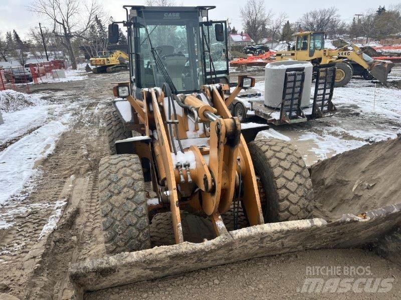 CASE 721D Фронтальні навантажувачі