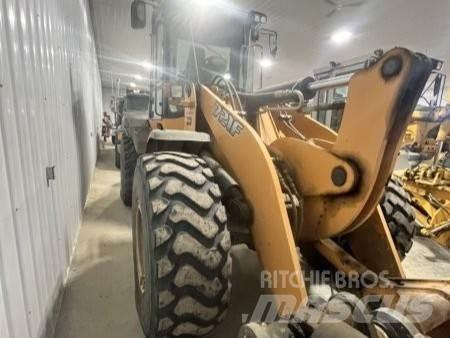 CASE 721F Фронтальні навантажувачі