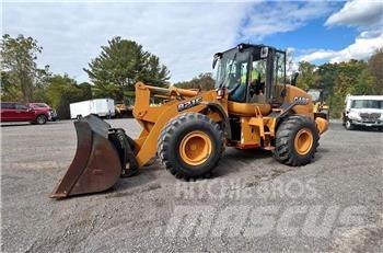 CASE 821F Фронтальні навантажувачі
