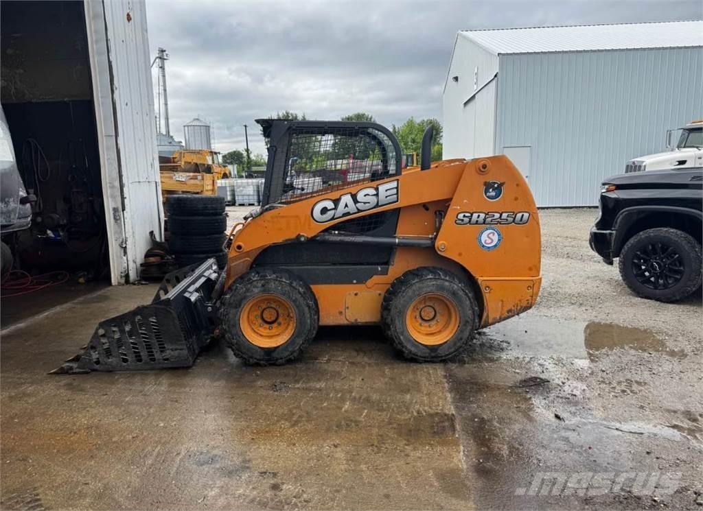CASE SR270 Міні-навантажувачі