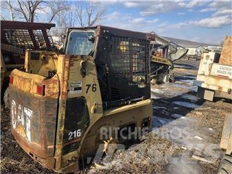 CAT 216B Міні-навантажувачі