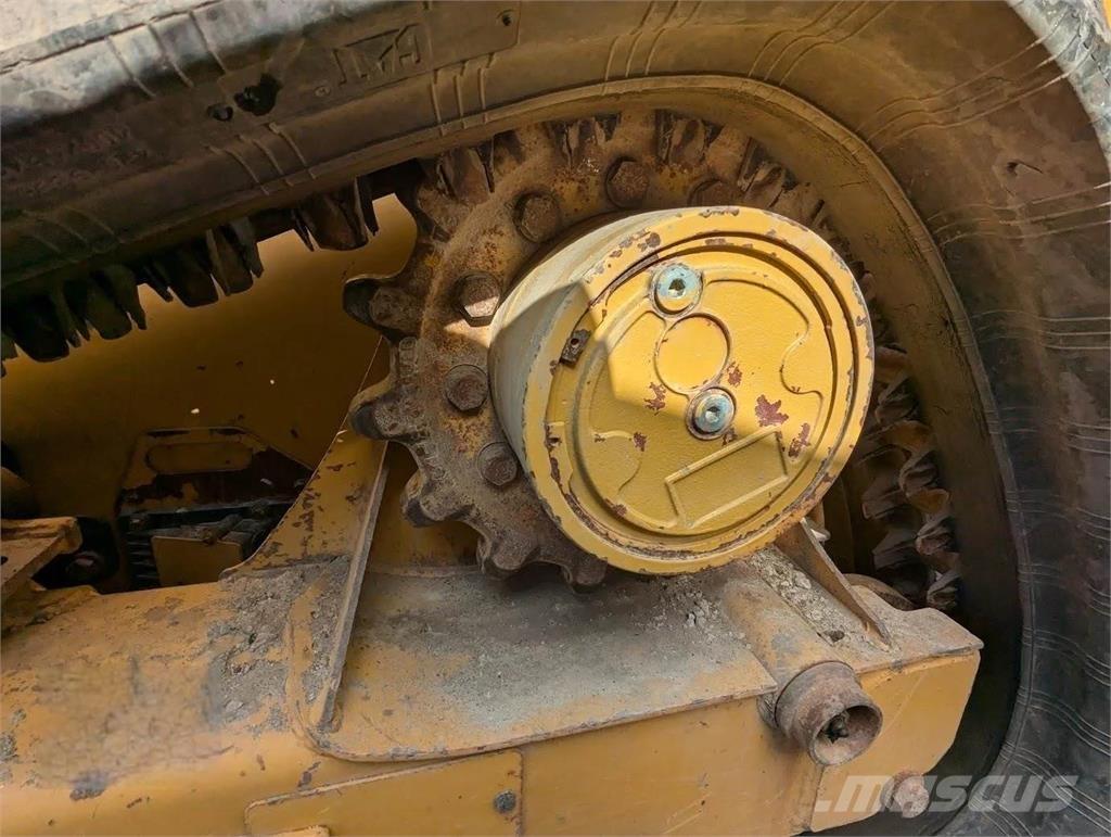 CAT 239D3 Міні-навантажувачі