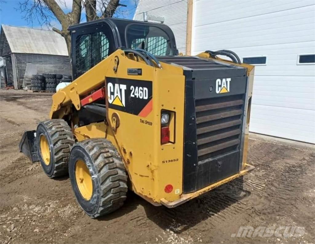 CAT 246D Міні-навантажувачі