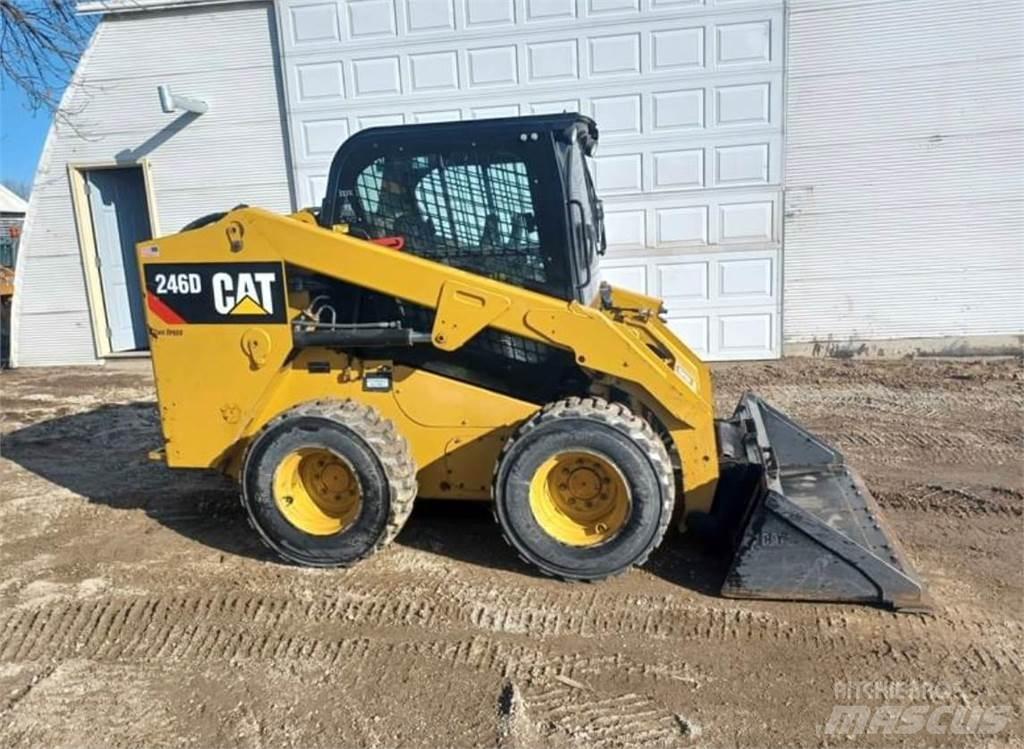 CAT 246D Міні-навантажувачі