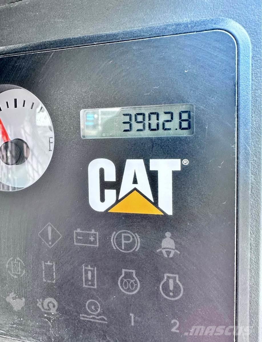 CAT 299D Міні-навантажувачі