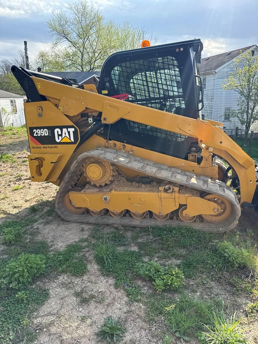 CAT 299D2 Міні-навантажувачі