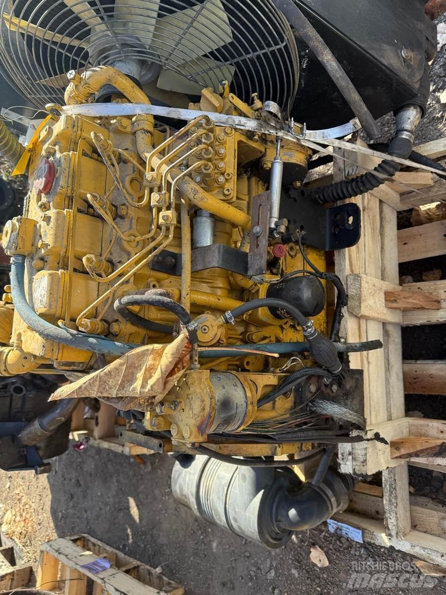 CAT 3024 Двигуни