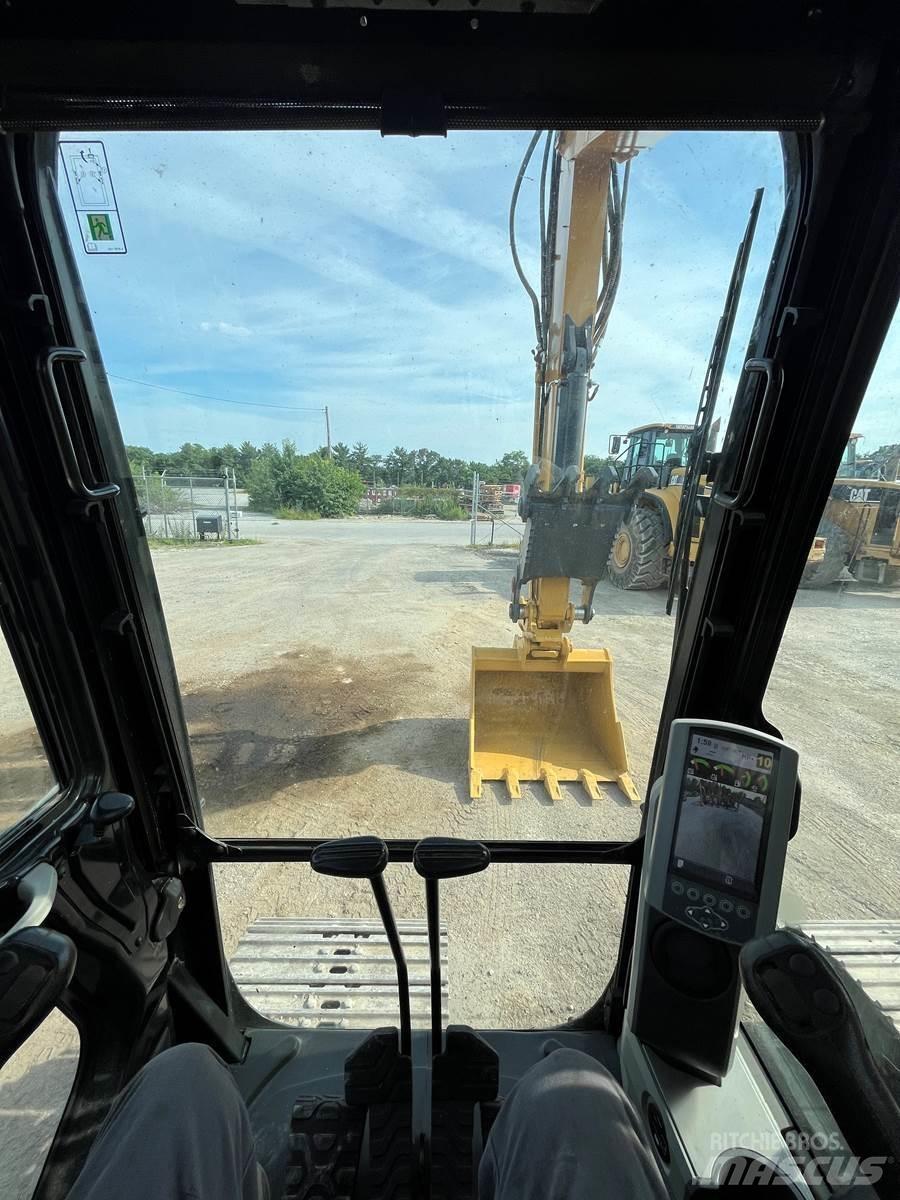 CAT 313FL Гусеничні екскаватори