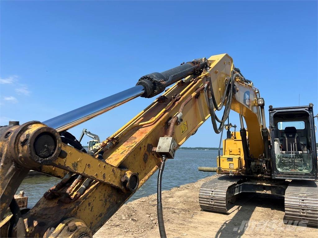 CAT 313FL Гусеничні екскаватори