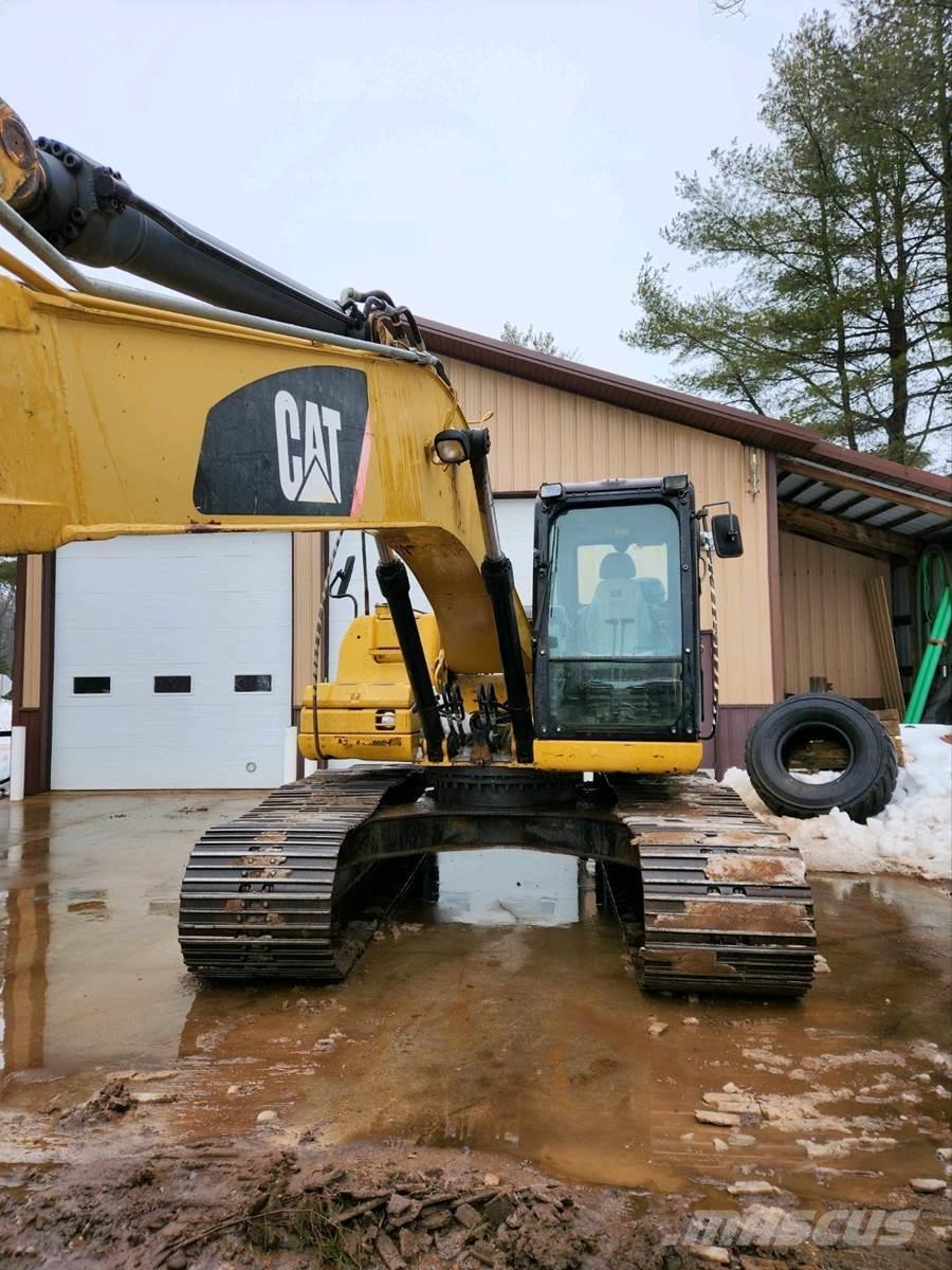 CAT 320DL Гусеничні екскаватори